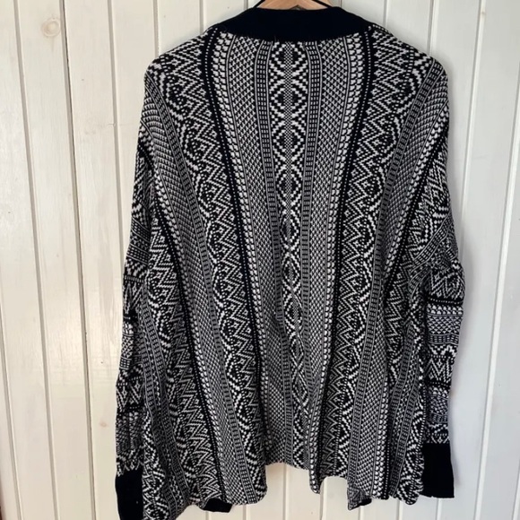 Very Good RW&CO Cardigan - Picture 2 of 2